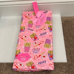 Betsey Johnson fries before guys set of 2 kitchen towels 18” x 28” NWT